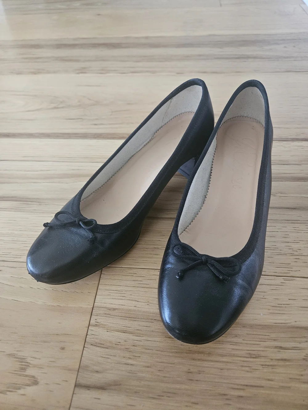 Black Women's Ballet Flats with Bow